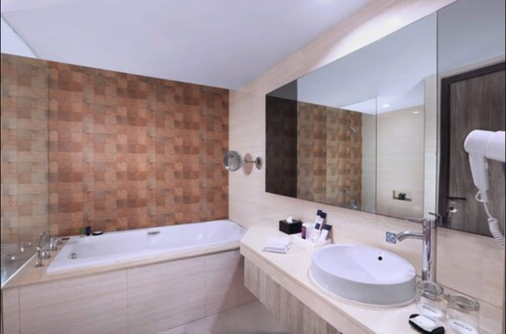 Aston Inn Pandanaran Semarang Kültér fotó