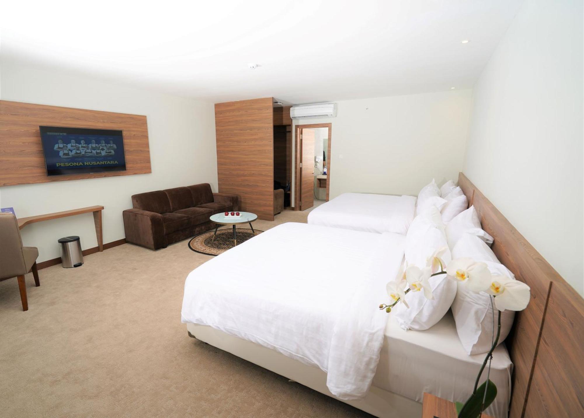 Aston Inn Pandanaran Semarang Kültér fotó