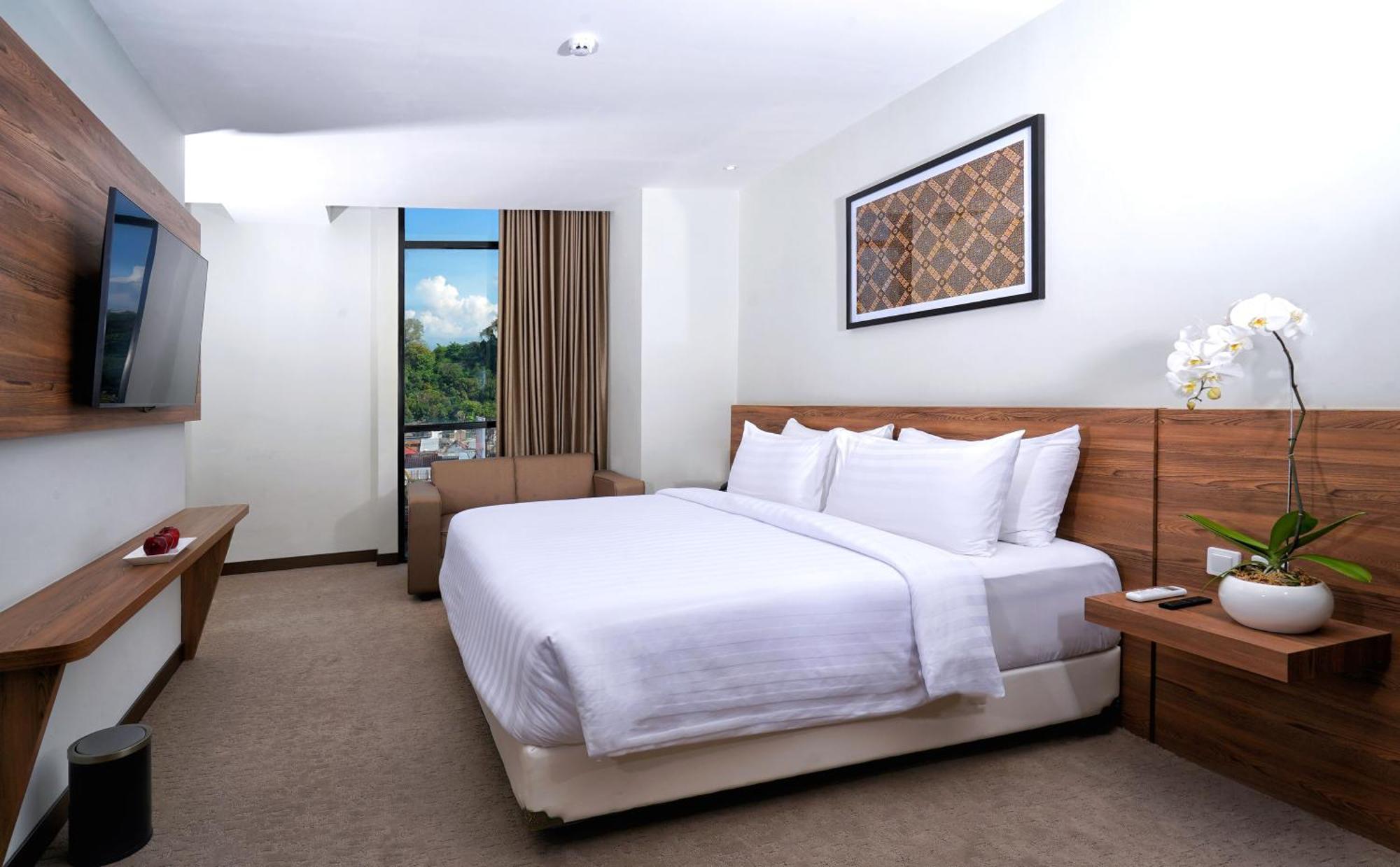 Aston Inn Pandanaran Semarang Kültér fotó