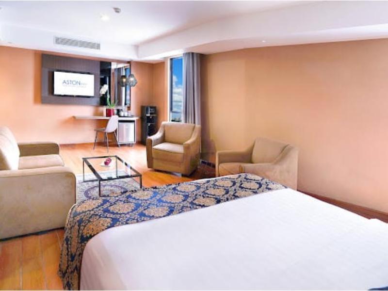 Aston Inn Pandanaran Semarang Kültér fotó